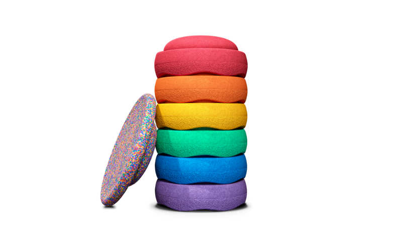 Stapelstein Rainbow 7 Steine mit Confetti Balance Board Stein