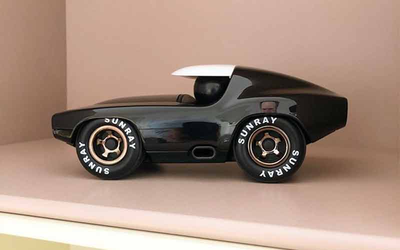 Playforever Leadbelly Skeeter Modellauto | Schwarzes Muscle Car als Deko Objekt